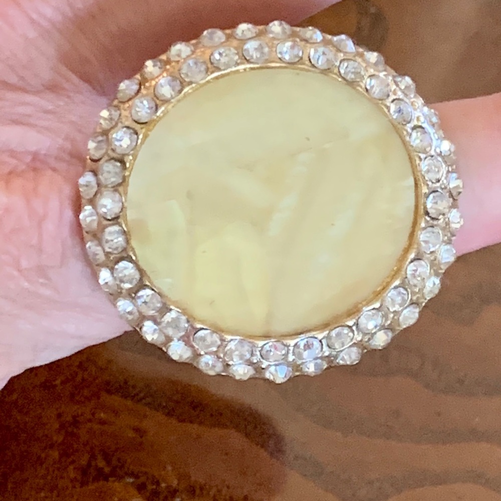 Cocktail opalescent ring with crystals adjustable - Picture 2 of 7